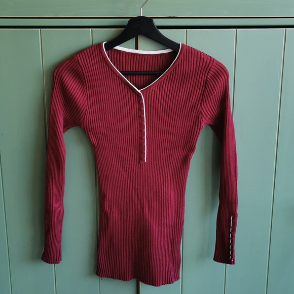 Ribbed long sleeve sweater - Picture 1 of 4